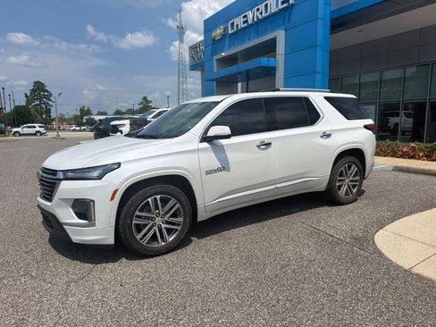 Used 2023 Chevrolet Traverse High Country AWD/4WD image 8