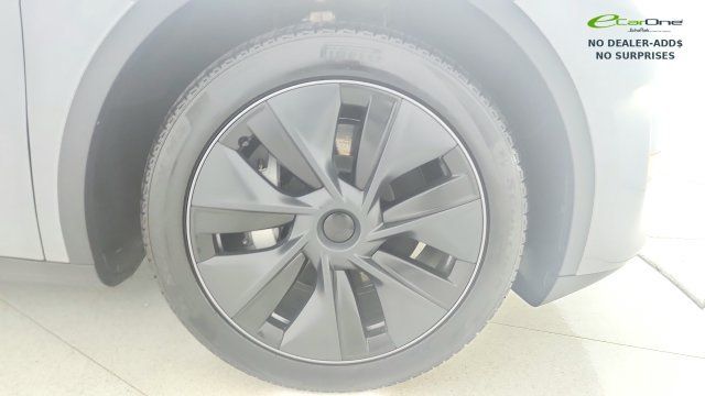 Used 2025 Tesla Model Y Long Range RWD image 63