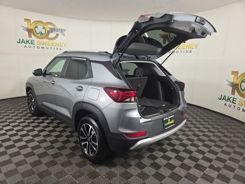 Certified 2025 Chevrolet TrailBlazer LT FWD image 30