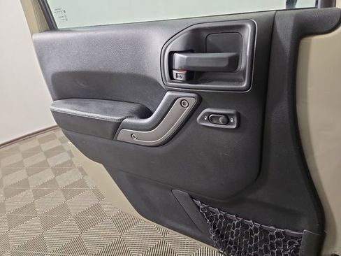 Used 2017 Jeep Wrangler Unlimited Freedom Edition image 28