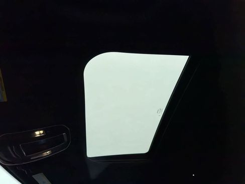 Used 2025 Jeep Grand Cherokee Laredo X image 20