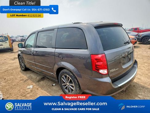 Used 2017 Dodge Grand Caravan SXT w/ Rear Park Assist Package FWD image 3