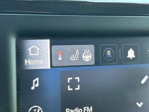 Used 2023 Chrysler Voyager LX FWD image 33
