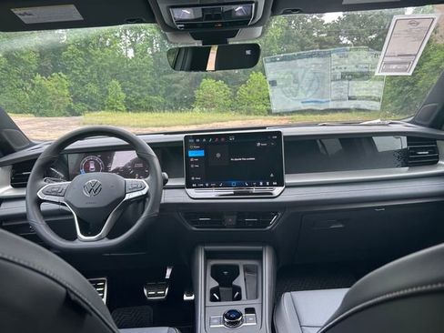 New 2026 Volkswagen Tiguan SE R-Line FWD image 13