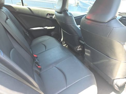 Used 2016 Toyota Prius Three Touring FWD image 11