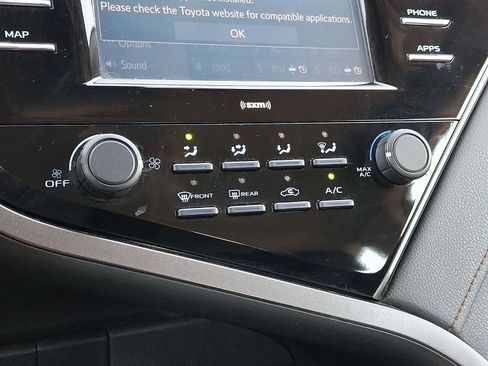 Used 2020 Toyota Camry LE AWD/4WD image 19
