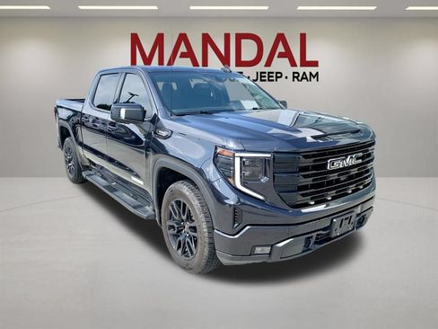 Used 2023 GMC Sierra 1500 Elevation w/ Elevation Premium Package RWD image 3
