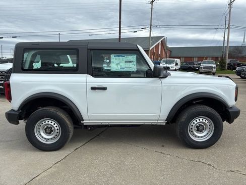 New 2026 Ford Bronco 2-Door AWD/4WD image 9