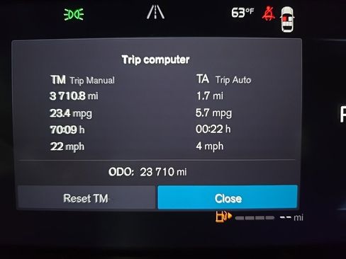 Used 2023 Volvo XC60 B5 Plus image 24