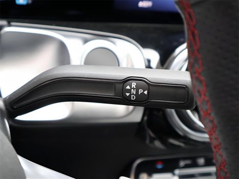 Certified 2025 Mercedes-Benz GLB 250 4MATIC image 36