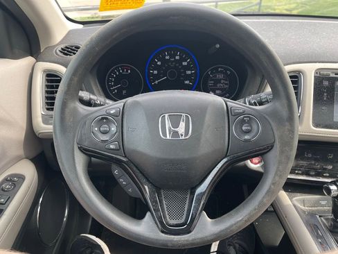 Used 2016 Honda HR-V EX image 10
