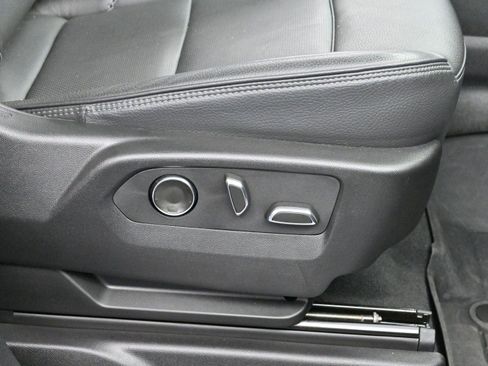 Used 2024 GMC Yukon Denali w/ Denali Reserve Package image 38