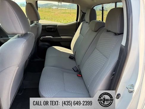 Used 2021 Toyota Tacoma SR5 AWD/4WD image 27