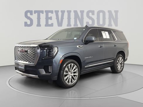 Used 2021 GMC Yukon Denali w/ Denali Premium Package AWD/4WD image 3