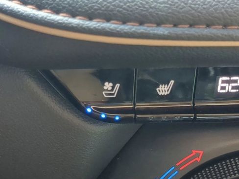 Used 2020 Chevrolet Blazer Premier w/ Driver Confidence II Package image 25