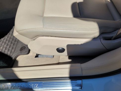 Used 2016 Mercedes-Benz E 350 Sedan image 22