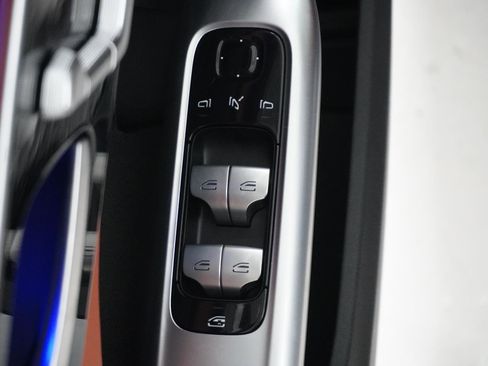 Used 2025 Mercedes-Benz C 300 Sedan image 12