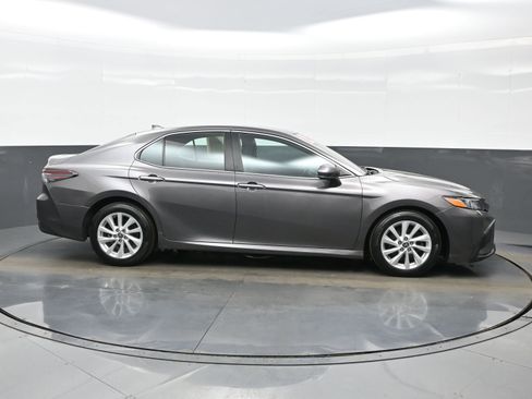 Used 2024 Toyota Camry LE image 7