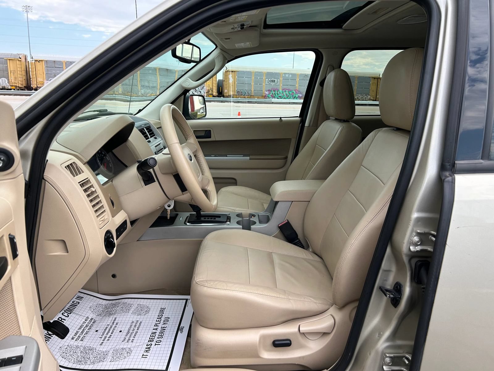 Used 2011 Ford Escape XLT w/ 203A Rapid Spec Order Code FWD image 26