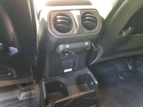 Used 2025 Jeep Gladiator Rubicon AWD/4WD image 18