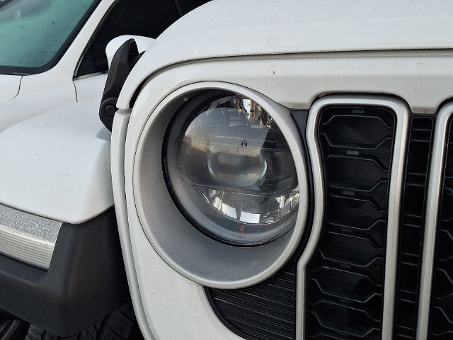 Used 2025 Jeep Wrangler Unlimited Sahara AWD/4WD image 5