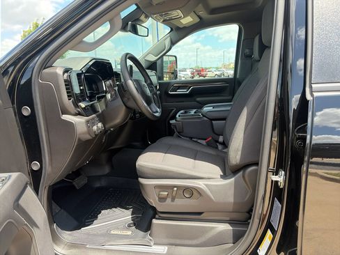 Used 2025 Chevrolet Silverado 2500 LT w/ Trail Boss Package AWD/4WD image 13