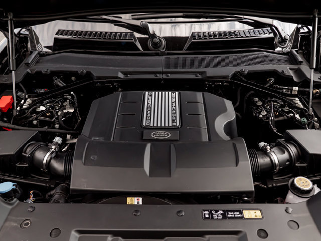 New 2026 Land Rover Defender 90 V8 AWD/4WD image 38