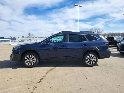 Used 2025 Subaru Outback Premium w/ Popular Package #1A image 7