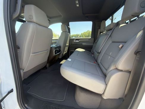 New 2026 GMC Sierra 2500 SLT w/ SLT Convenience Package AWD/4WD image 18