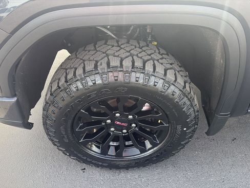 Used 2022 GMC Sierra 1500 AT4X AWD/4WD image 21
