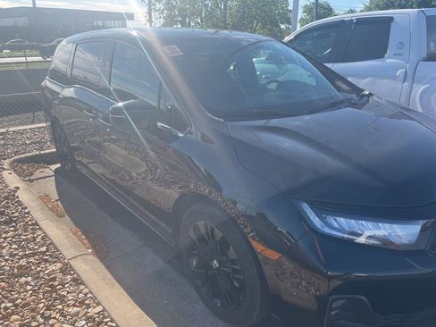 Used 2025 Honda Odyssey Sport-L image 3
