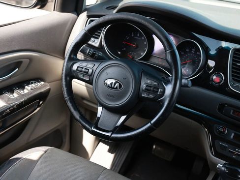 Used 2015 Kia Sedona EX image 32