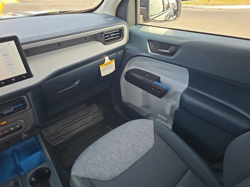New 2025 Ford Maverick XLT w/ XLT Luxury Package image 11