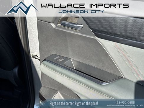 Used 2024 GMC Acadia AT4 w/ Super Cruise Package image 43