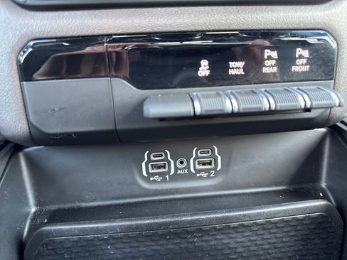 Certified 2020 RAM 1500 Laramie w/ Sport Appearance Package AWD/4WD image 32