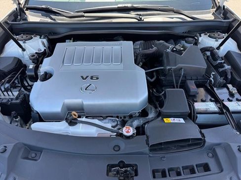 Used 2018 Lexus ES 350 w/ Luxury Package w/Wood Trim image 12