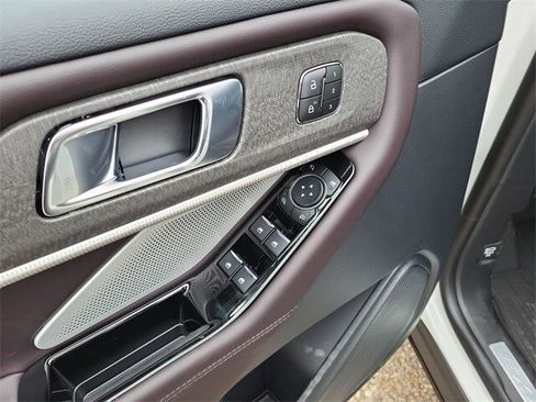 New 2026 Ford Explorer Platinum image 15