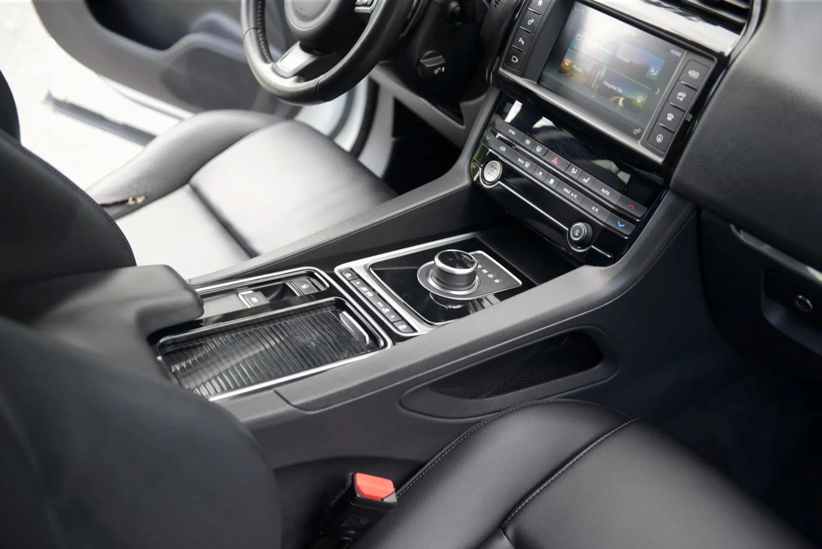 Used 2018 Jaguar F-PACE Premium AWD/4WD image 67