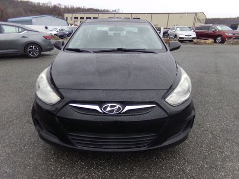 Used 2012 Hyundai Accent GLS image 2