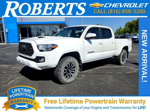 Used 2020 Toyota Tacoma TRD Sport AWD/4WD image 1