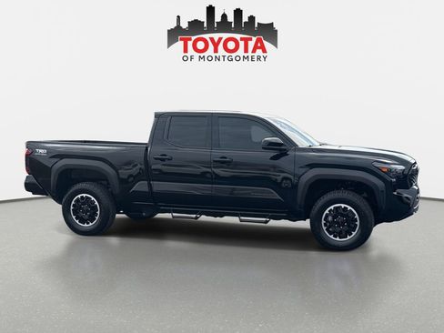 Used 2025 Toyota Tacoma TRD Off-Road image 2
