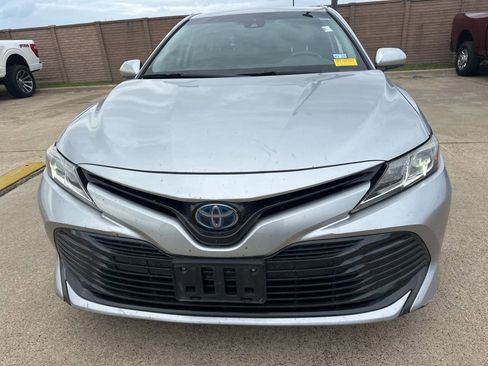 Used 2020 Toyota Camry LE w/ Carpet Mat Package image 2