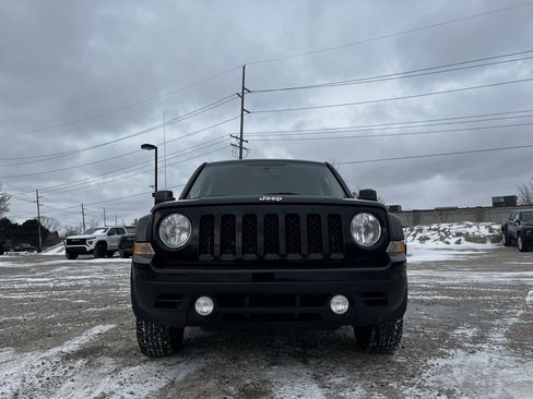 Used 2016 Jeep Patriot Latitude image 4