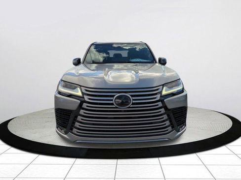 Used 2022 Lexus LX 600 4WD w/ Appearance Package image 8