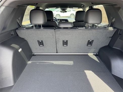 New 2026 Chevrolet Equinox LT w/ Convenience Package II image 9