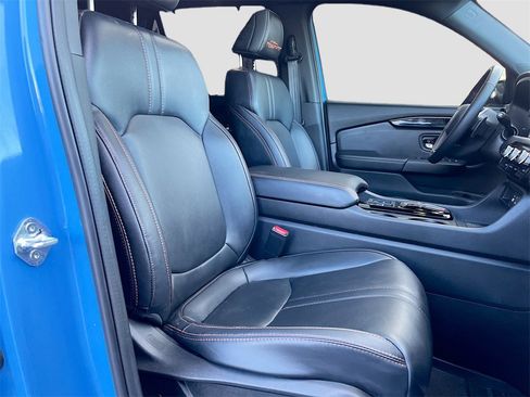 Used 2025 Honda Pilot TrailSport image 28