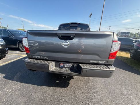 Used 2019 Nissan Titan PRO-4X w/ Pro-4x Convenience Package AWD/4WD image 4