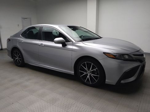 Used 2023 Toyota Camry SE image 11