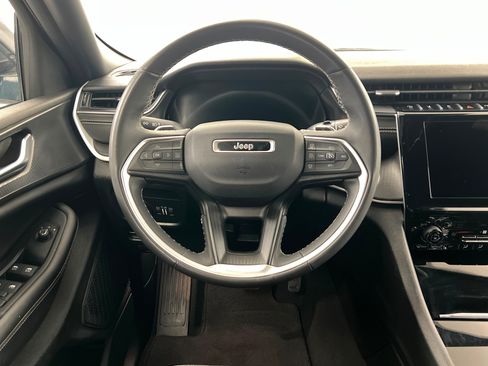 Used 2023 Jeep Grand Cherokee L Laredo AWD/4WD image 13
