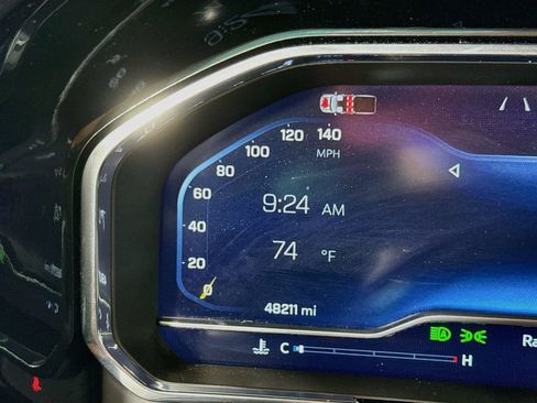 Used 2024 Chevrolet Silverado 1500 LTZ AWD/4WD image 6